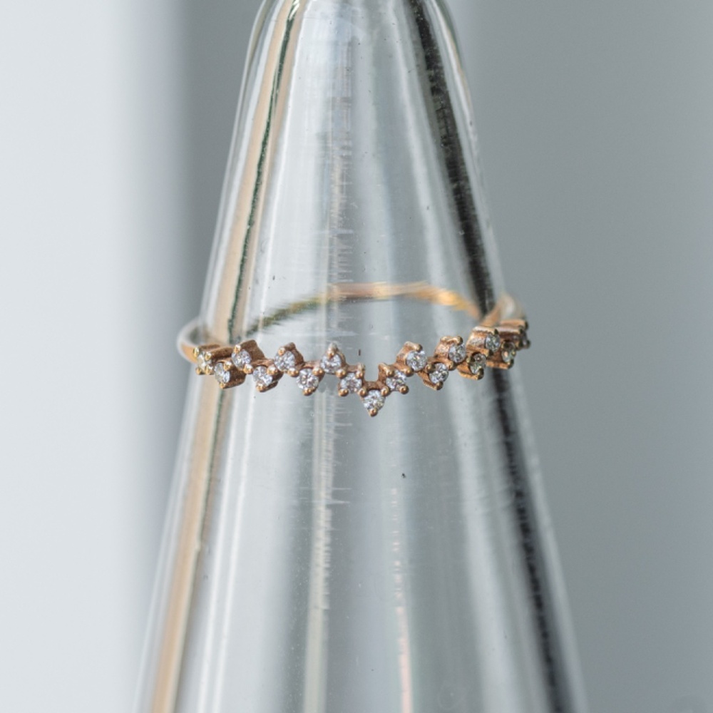NWB Sz 8 Rose gold & genuine diamond stacking ring